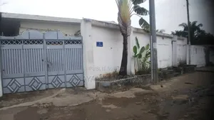 Parcelle Commercial a Vendre Sup 600m2 Quartier Songolo