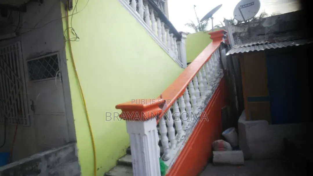 Parcelle Commercial a Vendre Sup 600m2 Quartier Songolo