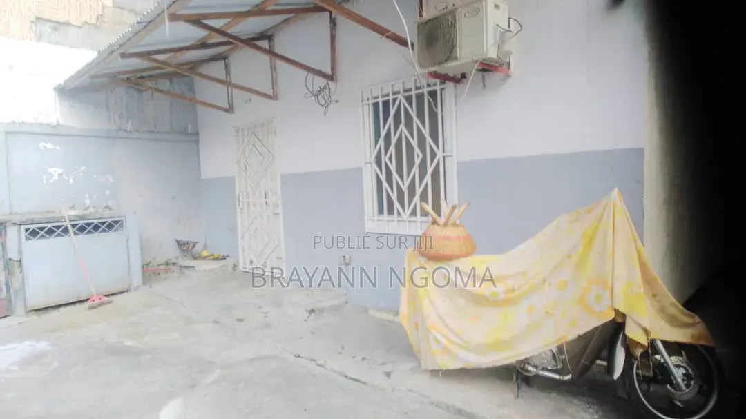 Parcelle Commercial a Vendre Sup 600m2 Quartier Songolo