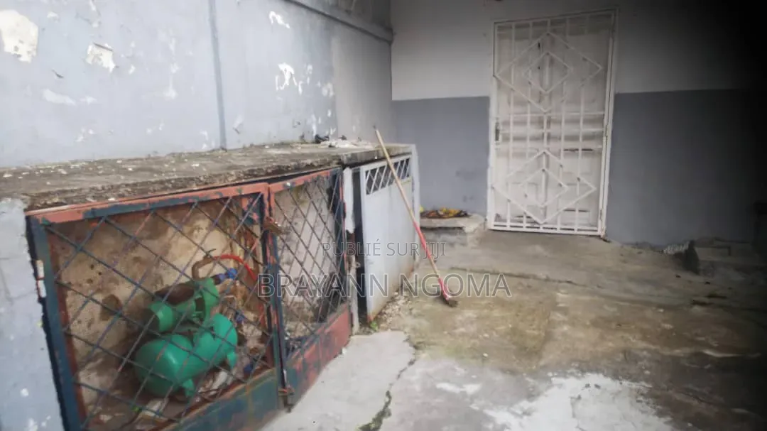 Parcelle Commercial a Vendre Sup 600m2 Quartier Songolo