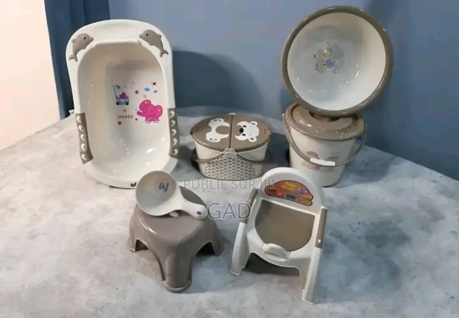 Complet Plastique Pour Bébé
