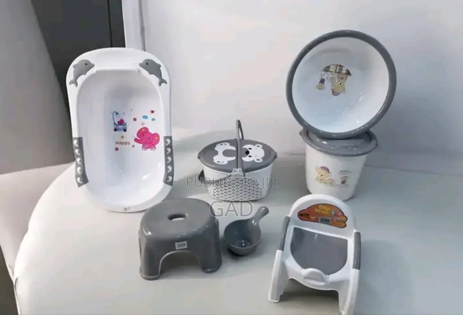 Complet Plastique Pour Bébé