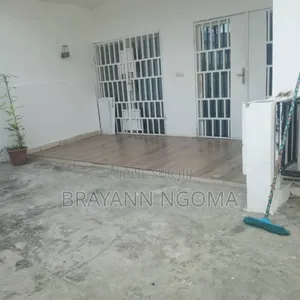 3chbre Villa dans Brayann Ngoma, Loandjili à Louer