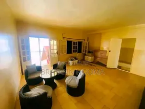 6chbre Villa dans Loandjili à Louer