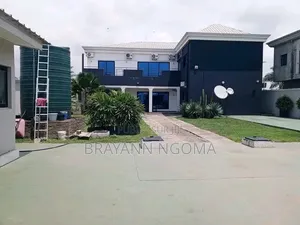 7chbre Villa dans Loandjili à Louer