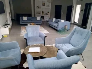 7chbre Villa dans Loandjili à Louer