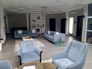 7chbre Villa dans Loandjili à Louer