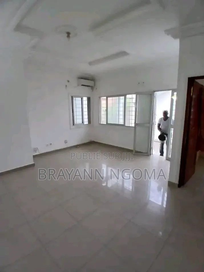 1chbre Maison dans Lumumba à Louer