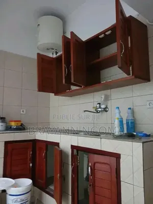 1chbre Maison dans Lumumba à Louer