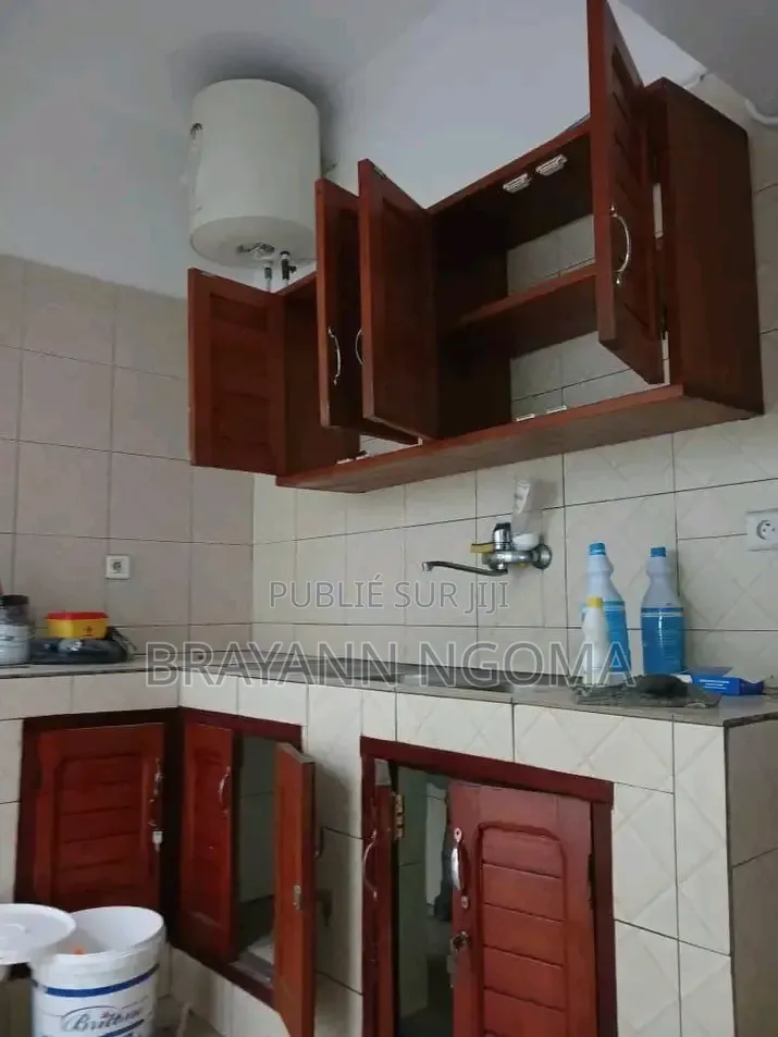 1chbre Maison dans Lumumba à Louer