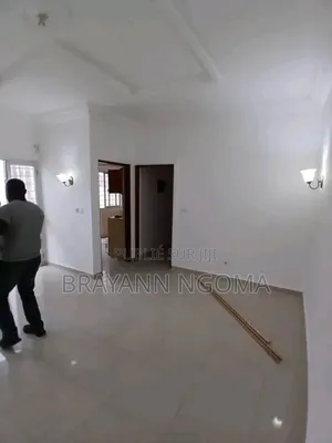 1chbre Maison dans Lumumba à Louer