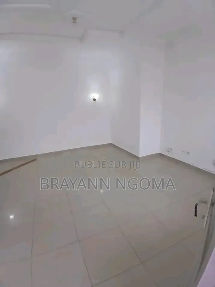 1chbre Maison dans Lumumba à Louer