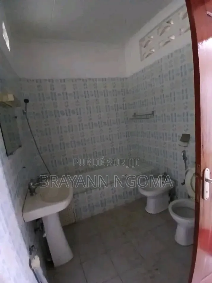 1chbre Maison dans Lumumba à Louer