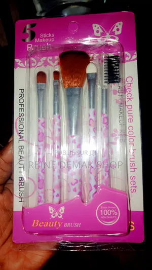 Brush Makeup