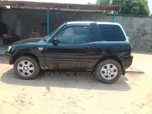 Toyota RAV4 2017 Noir Mat