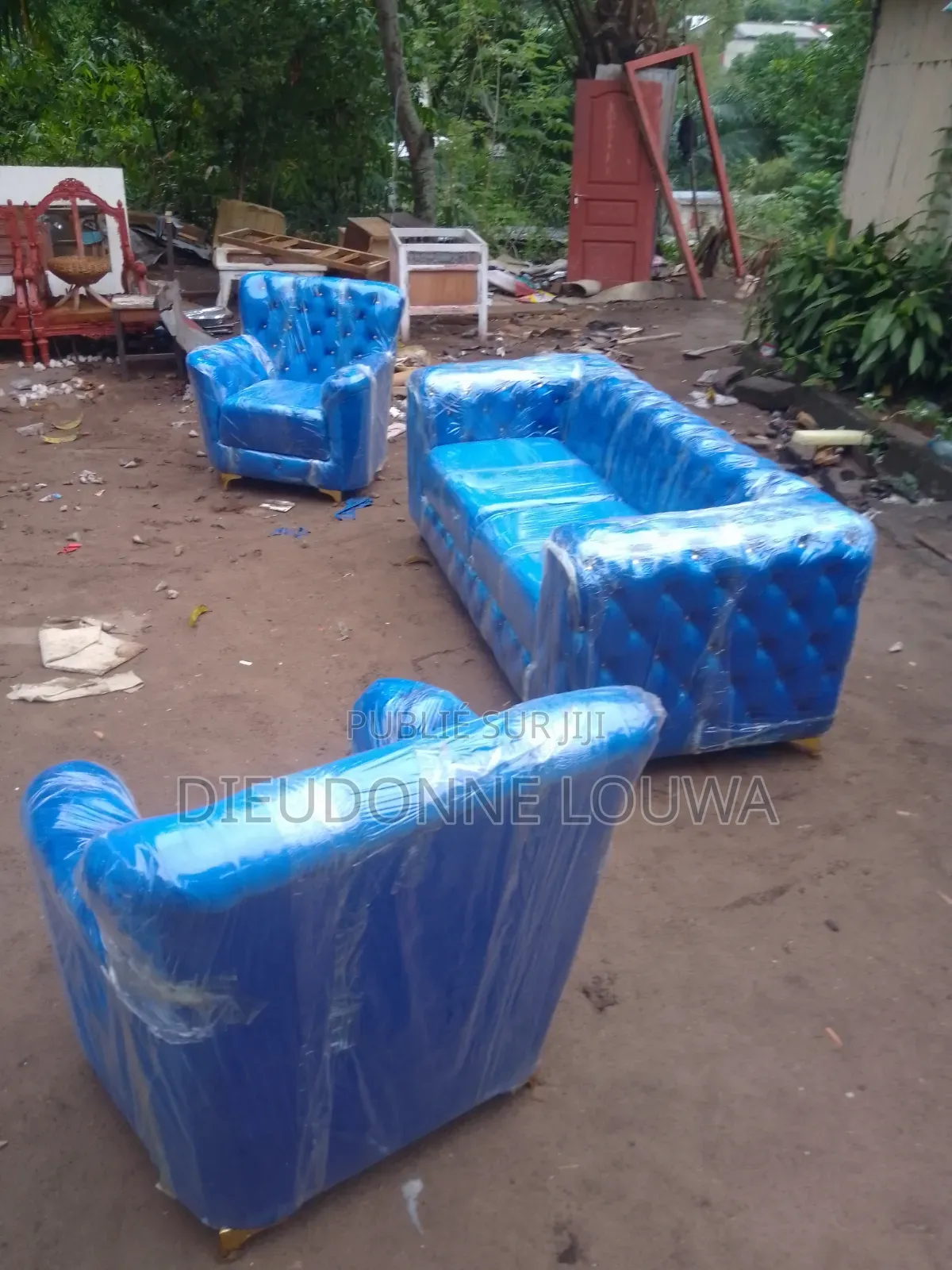 Un Demi Salon Fauteuil