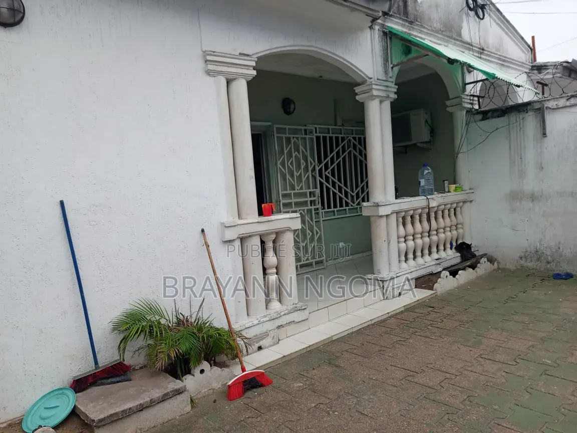 3chbre Villa dans Loandjili à Louer