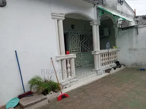 3chbre Villa dans Loandjili à Louer