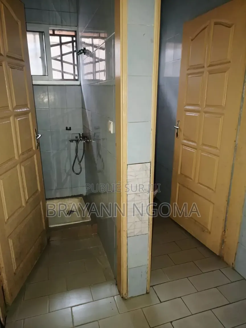 3chbre Villa dans Loandjili à Louer