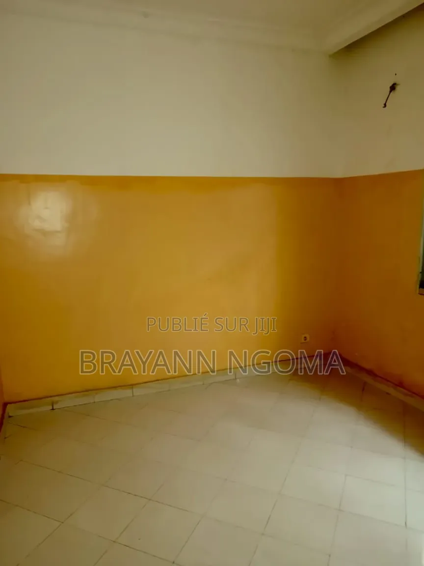 3chbre Villa dans Loandjili à Louer