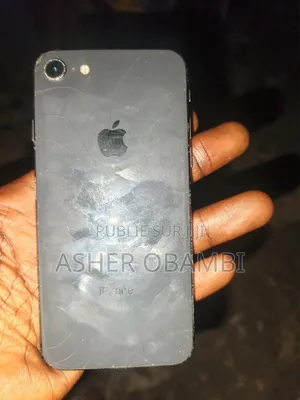 Apple iPhone 8 64 GB Noir