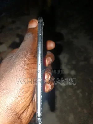Apple iPhone 8 64 GB Noir