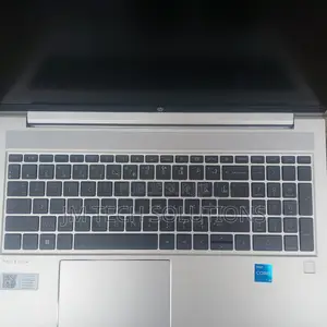 Nouveau Ordinateur portable HP ProBook 450 8GB Intel Core i5 SSD 512GB