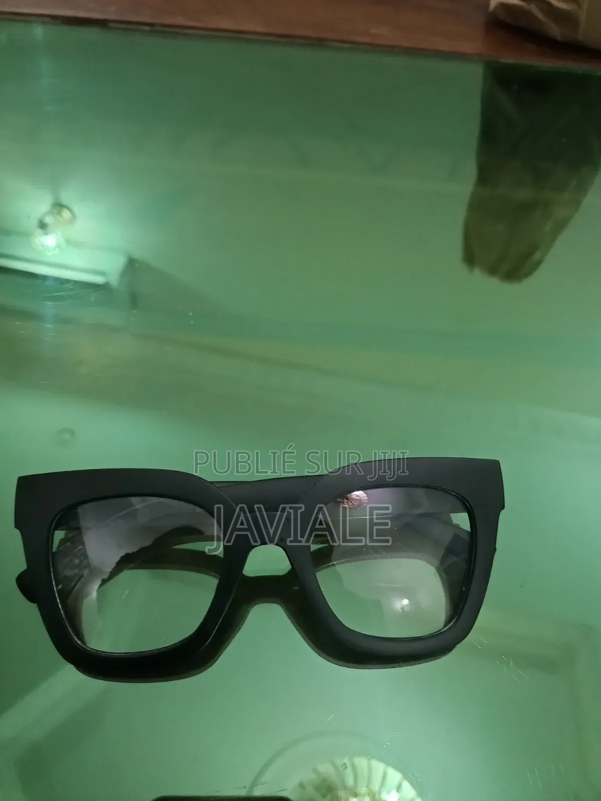 Lunettes De Bonne Qualité À 2000, 1500 Fcfa