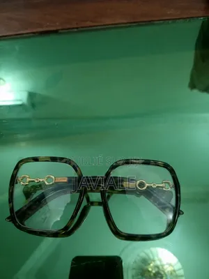 Lunettes De Bonne Qualité À 2000, 1500 Fcfa