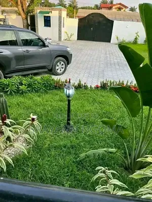 4chbre Villa dans Loandjili à Louer