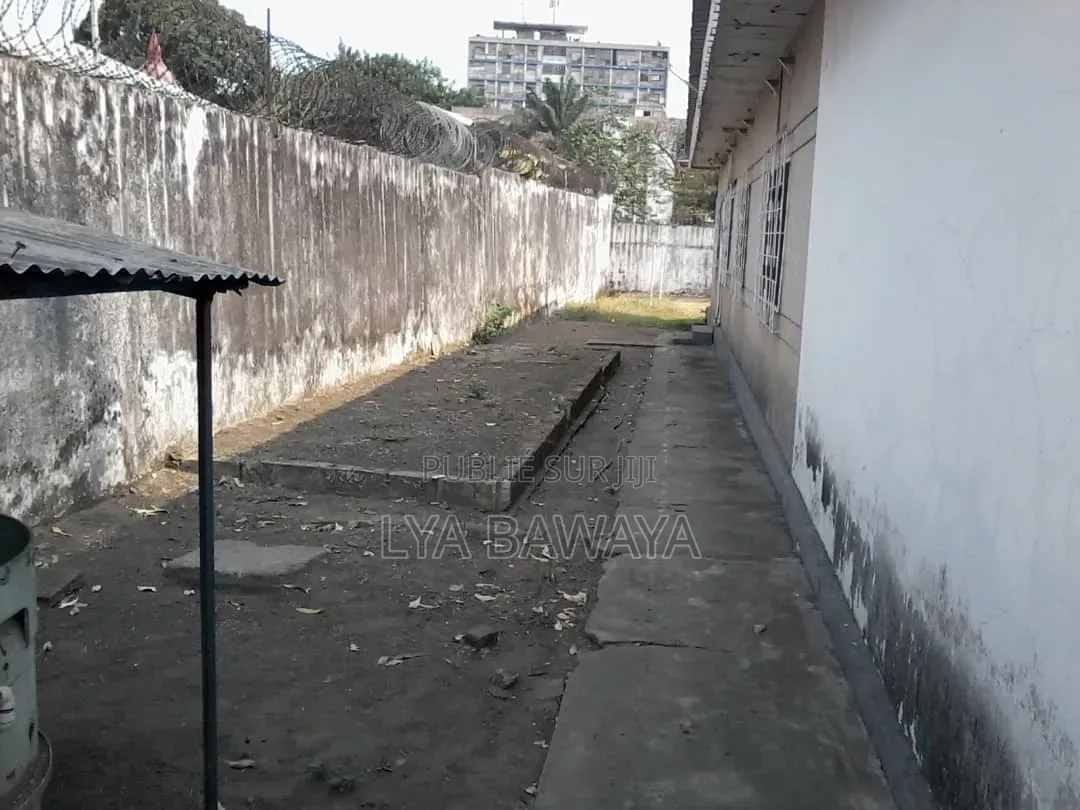 2chbre Maison de ville/terrasse dans Aps Immo Luxueux, Poto-Poto