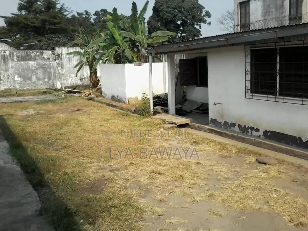 2chbre Maison de ville/terrasse dans Aps Immo Luxueux, Poto-Poto