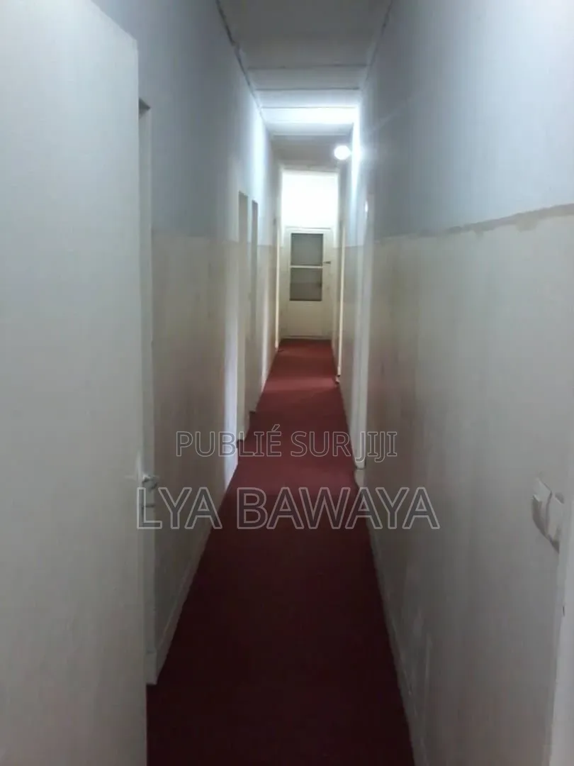 2chbre Maison de ville/terrasse dans Aps Immo Luxueux, Poto-Poto