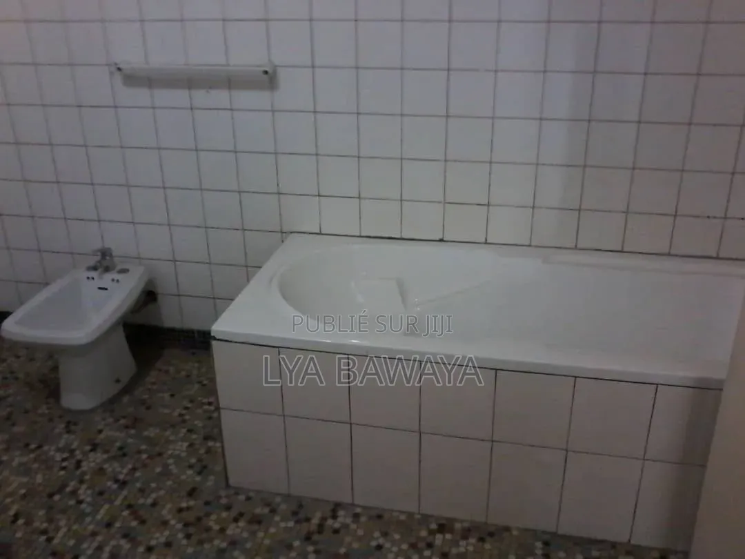 2chbre Maison de ville/terrasse dans Aps Immo Luxueux, Poto-Poto