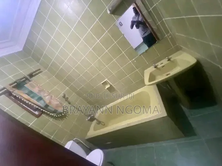 1chbre Chambre et salon dans Lumumba à Louer