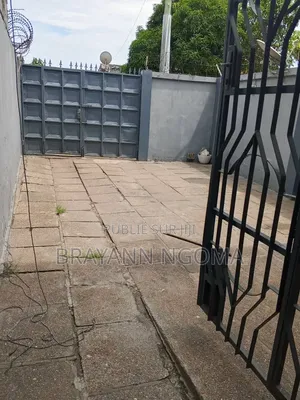 3chbre Appartement dans Loandjili à Louer