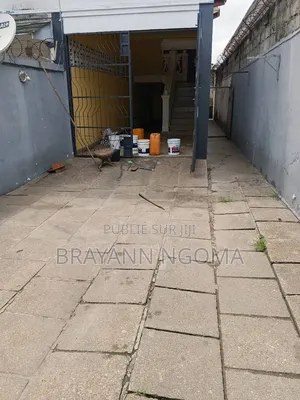 3chbre Appartement dans Loandjili à Louer