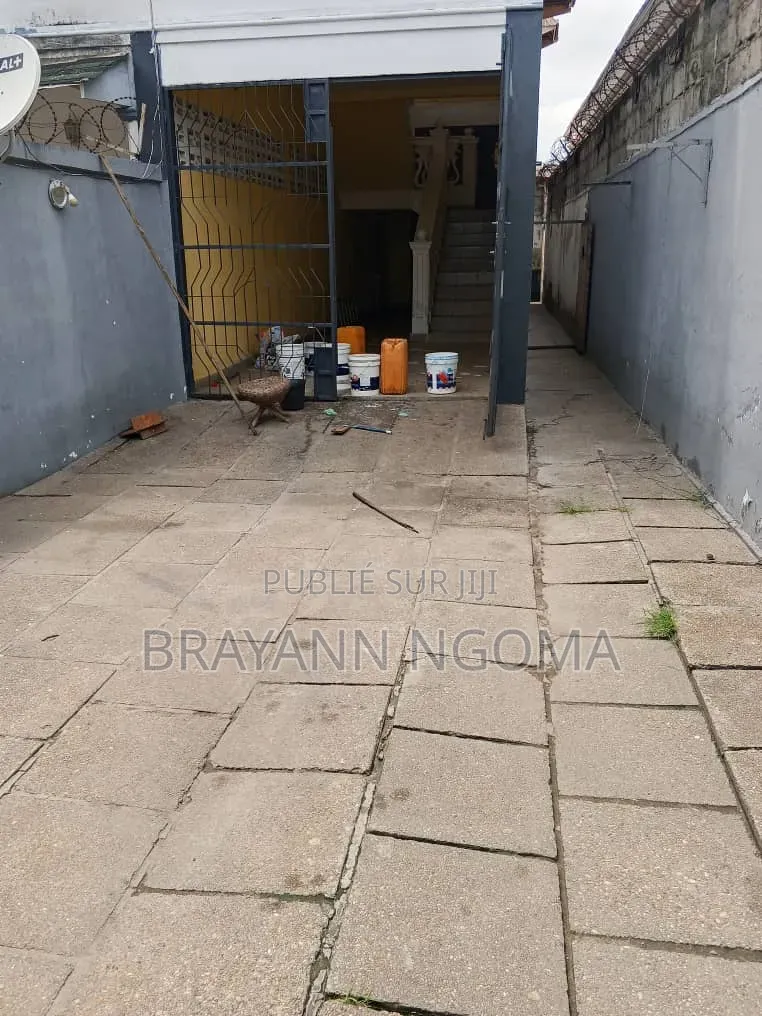 3chbre Appartement dans Loandjili à Louer