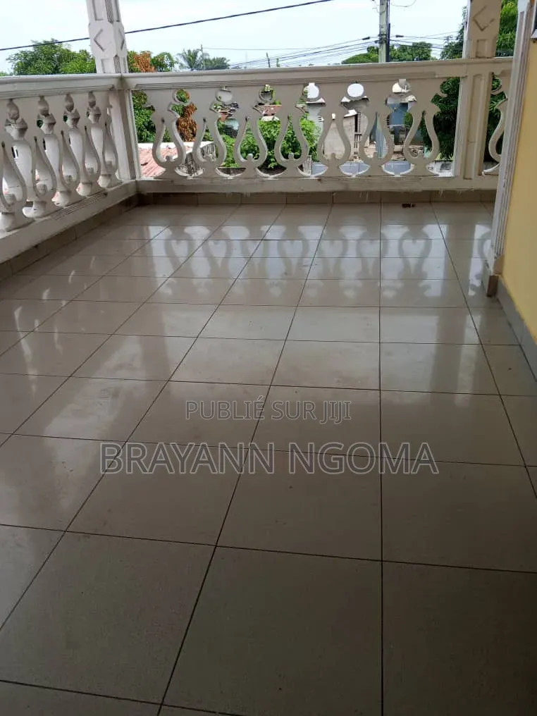 3chbre Appartement dans Loandjili à Louer