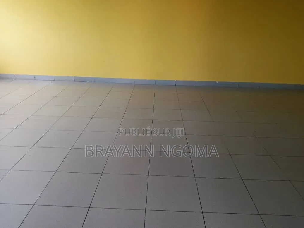 3chbre Appartement dans Loandjili à Louer