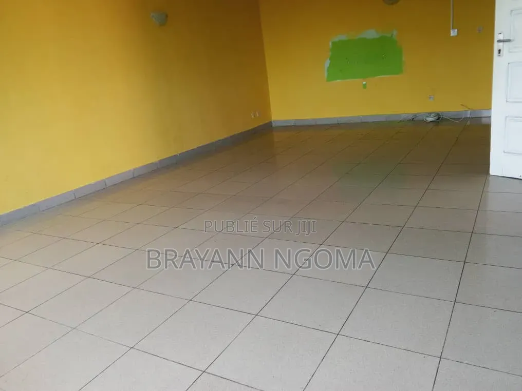 3chbre Appartement dans Loandjili à Louer