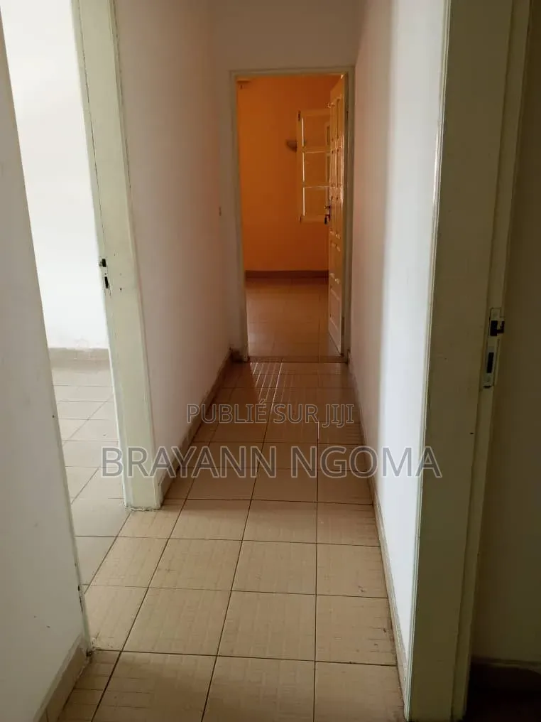 3chbre Appartement dans Loandjili à Louer