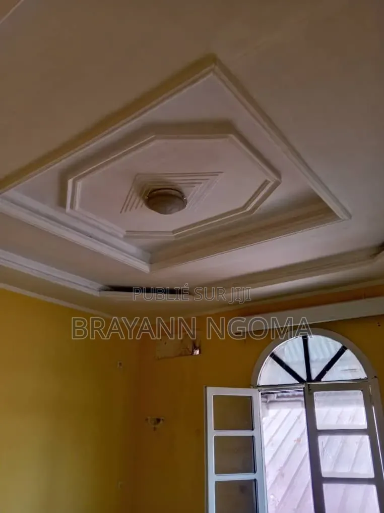 3chbre Appartement dans Loandjili à Louer