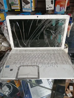 Nouveau Toshiba Dynabook t552 4GB Intel Core i5 HDD+SSD 320GB