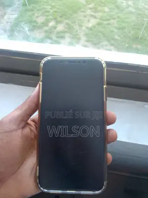 Nouveau Apple iPhone XR 64 GB Noir