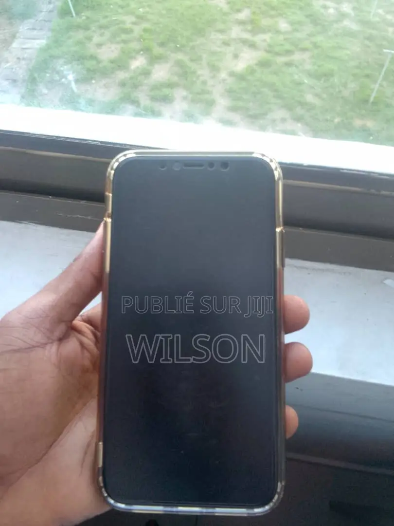 Nouveau Apple iPhone XR 64 GB Noir