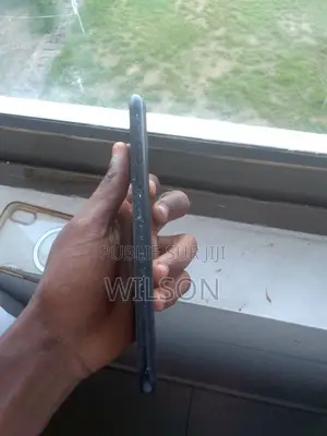 Nouveau Apple iPhone XR 64 GB Noir