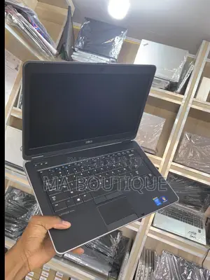 Nouveau Dell Latitude 14 E5470 8GB Intel Core i5 HDD 500GB