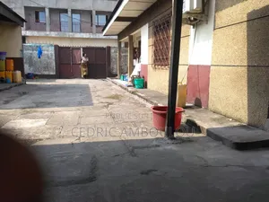 Parcelle À Vendre À Moungali Troisième Parcelle Du Goudron 356,22m2