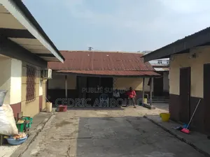 Parcelle À Vendre À Moungali Troisième Parcelle Du Goudron 356,22m2